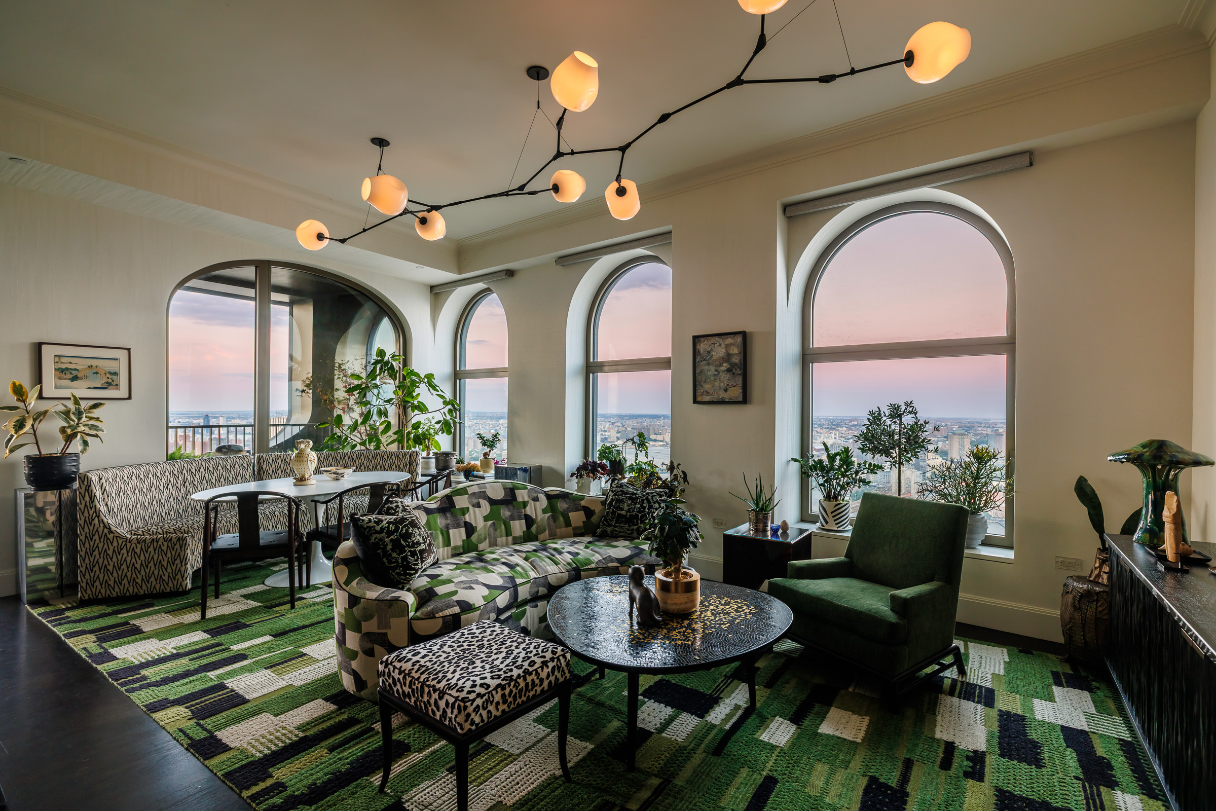 130 William Street — Loggia Residence L56B